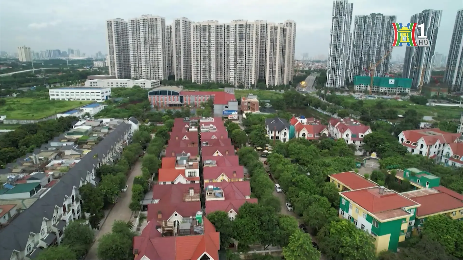 Cần lộ trình để đánh thuế chuyển nhượng bất động sản | Chuyện đô thị | 09/08/2025